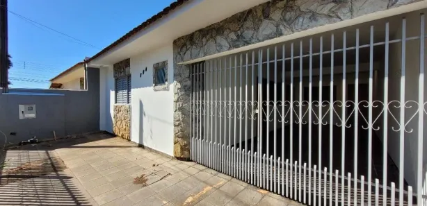 Casa com 3 Quartos para alugar, 85m² no Jardim Oásis, Maringá