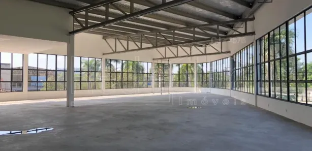 Prédio Inteiro para alugar, 1700m² no Niterói, Volta Redonda
