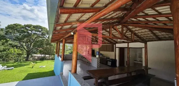 Fazenda / Sítio / Chácara com 4 Quartos à venda, 250m² no Pinhões, Santa Luzia