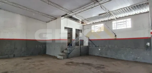 Galpão / Depósito / Armazém com 3 Quartos à venda, 380m² no Catalão, Divinópolis
