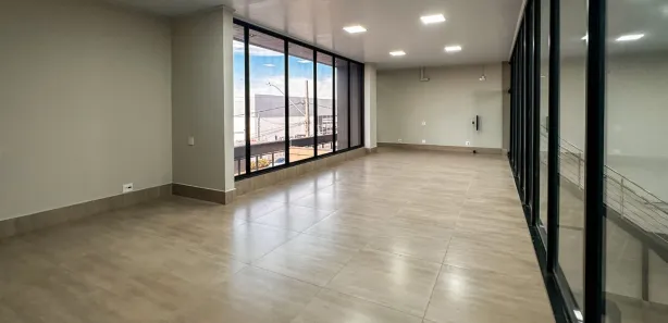 Galpão / Depósito / Armazém com 2 Quartos à venda, 336m² no Santa Maria, Uberaba