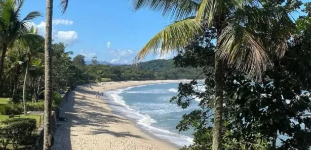 Casa de Condomínio com 3 Quartos para alugar, 165m² no Barra do Sahy, São Sebastião