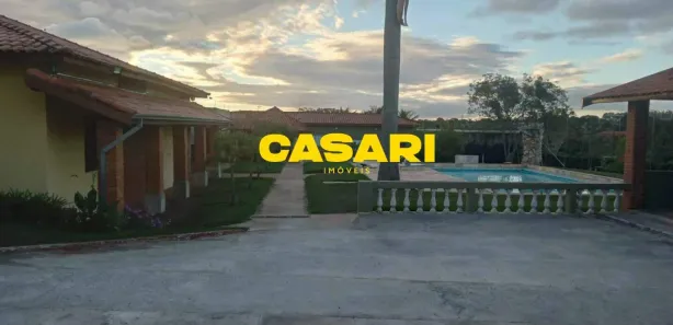 Fazenda / Sítio / Chácara com 4 Quartos à venda, 350m² no Fazenda Castelo, Boituva
