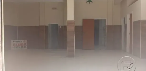 Loja / Salão / Ponto Comercial para alugar, 89m² no Centro, Resende