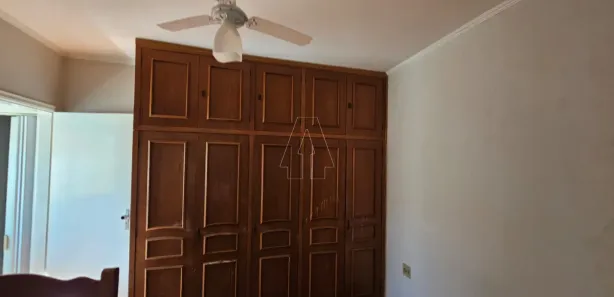 Sobrado com 3 Quartos para alugar, 188m² no Vila Mendonça, Araçatuba
