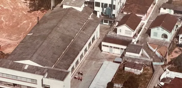 Prédio Inteiro para alugar, 999m² no Mosela, Petrópolis