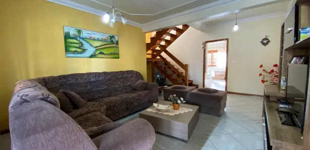 Casa com 4 Quartos para alugar, 253m² no Maria Goretti, Chapecó
