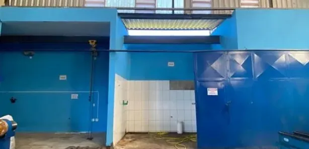 Galpão / Depósito / Armazém à venda, 900m² no Imboassica, Macaé