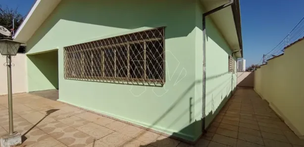 Casa com 3 Quartos para venda ou aluguel, 161m² no Vila Velosa, Araraquara