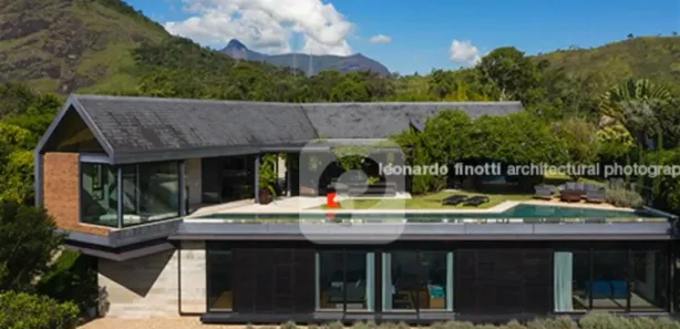 Sobrado com 4 Quartos à venda, 476m² no Araras, Petrópolis