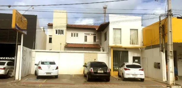 Casa com 4 Quartos para alugar, 281m² no Atalaia, Aracaju
