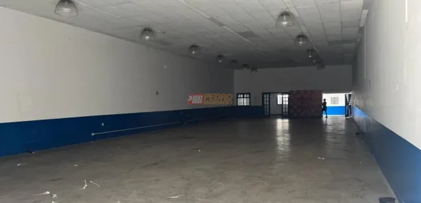 Galpão / Depósito / Armazém à venda, 440m² no Vila Alzira, Santo André