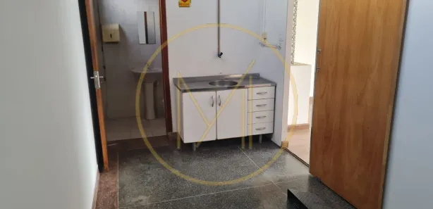 Conjunto Comercial / Sala para alugar, 83m² no Zona 03, Maringá