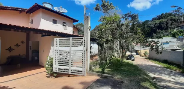 Fazenda / Sítio / Chácara com 3 Quartos à venda, 250m² no Jundiaizinho (Terra Preta), Mairiporã