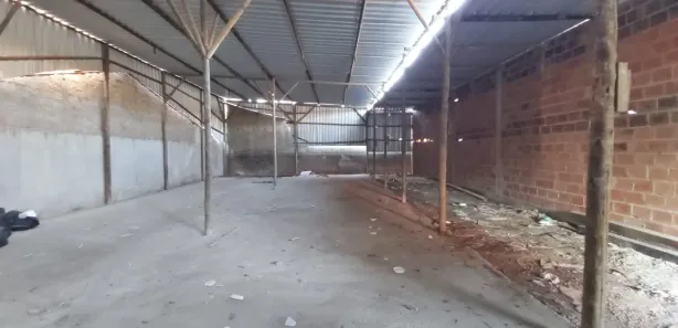 Galpão / Depósito / Armazém para alugar, 200m² no Condomínio Porto Seguro, Rio das Ostras