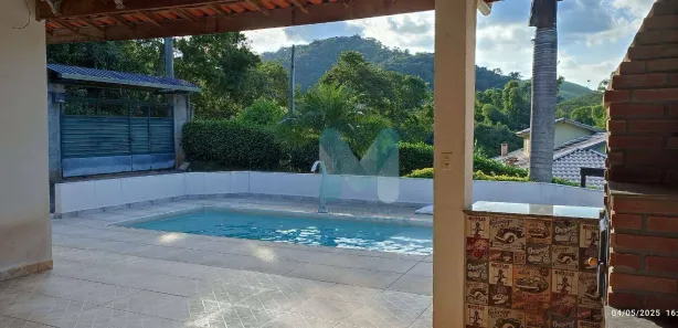 Fazenda / Sítio / Chácara com 2 Quartos à venda, 200m² no Registro, Taubaté