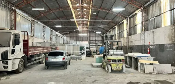Galpão / Depósito / Armazém para alugar, 1400m² no Caputera, Arujá