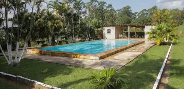 Fazenda / Sítio / Chácara com 4 Quartos à venda, 700m² no Capela de São Pedro, Vargem Grande Paulista