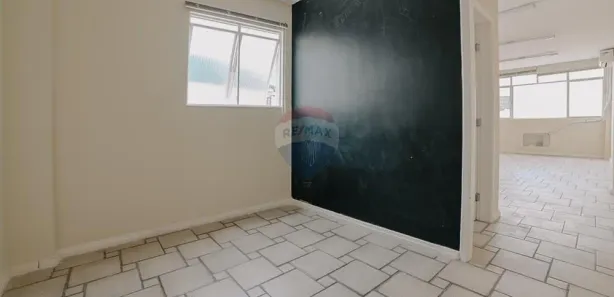 Loja / Salão / Ponto Comercial à venda, 38m² no Centro, Juiz de Fora