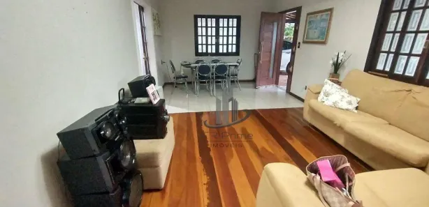 Fazenda / Sítio / Chácara com 4 Quartos à venda, 500m² no Varjão, Piraí