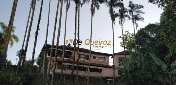 Fazenda / Sítio / Chácara com 3 Quartos à venda, 175m² no Parque Sao Lucas, Embu-Guaçu