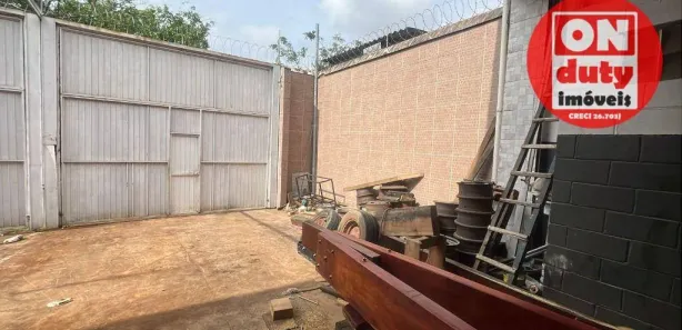Galpão / Depósito / Armazém para alugar, 132m² no Vila Santo Antônio, Guarujá