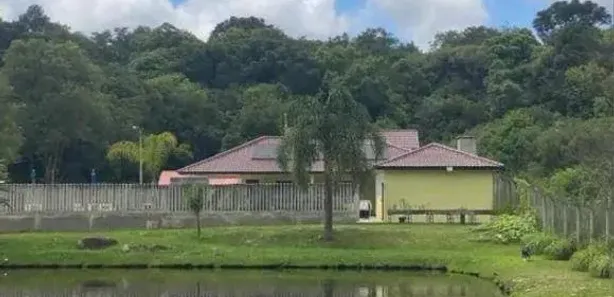 Fazenda / Sítio / Chácara com 3 Quartos à venda, 250m² no Rio Abaixo, Campina Grande do Sul