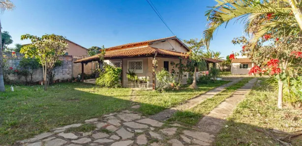 Casa com 4 Quartos à venda, 283m² no Região dos Lagos, Brasília