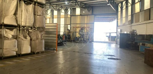 Galpão / Depósito / Armazém à venda, 2278m² no Jardim Arco-Íris, Araraquara