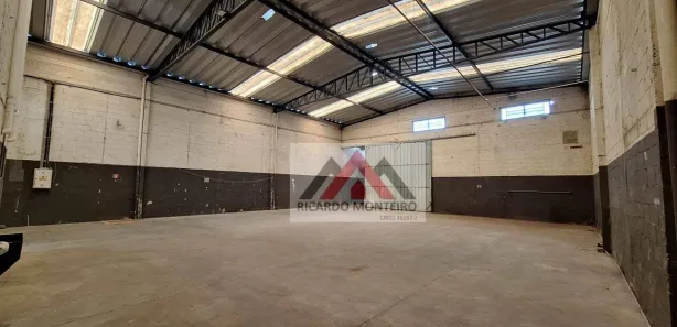 Galpão / Depósito / Armazém para venda ou aluguel, 540m² no Cidade Nova, Pindamonhangaba