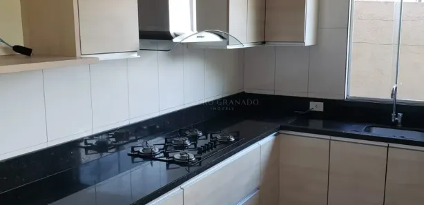 Casa com 3 Quartos para alugar, 72m² no Jardim São Clemente, Maringá