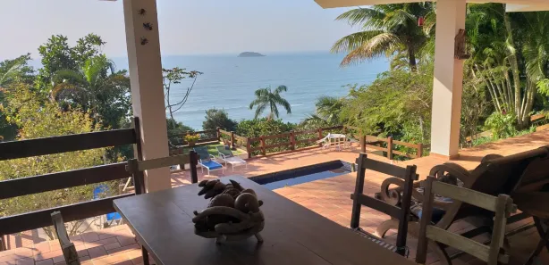 Casa de Condomínio com 4 Quartos para venda ou aluguel, 400m² no Toninhas, Ubatuba