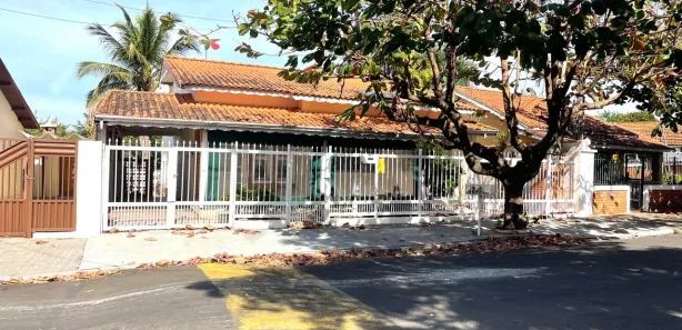 Casa com 3 Quartos à venda, 138m² no Centro, Águas de São Pedro