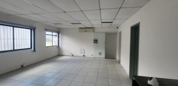 Conjunto Comercial / Sala com 4 Quartos para alugar, 90m² no Centro, Lauro de Freitas