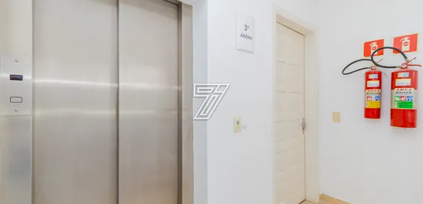 Prédio Inteiro com 18 Quartos à venda, 514m² no São Francisco, Curitiba