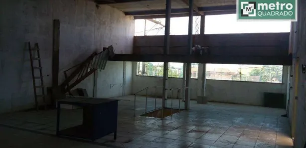 Galpão / Depósito / Armazém para alugar, 200m² no Residencial Praia Âncora, Rio das Ostras