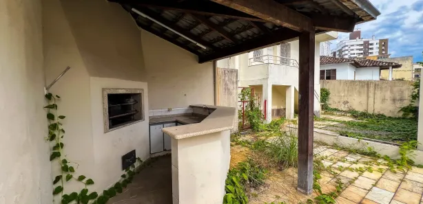 Casa com 6 Quartos para alugar, 289m² no Centro, Criciúma