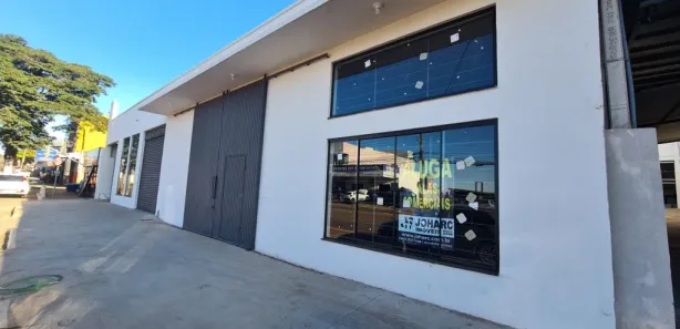 Loja / Salão / Ponto Comercial para alugar, 235m² no Jardim Apucarana, Apucarana