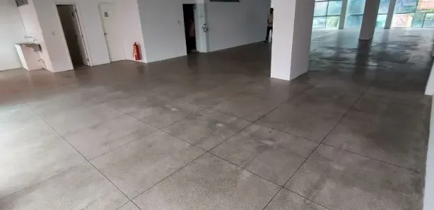 Prédio Inteiro para alugar, 800m² no Centro, Duque de Caxias
