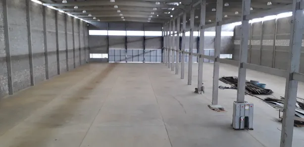 Galpão / Depósito / Armazém para alugar, 1500m² no Centro, Alhandra