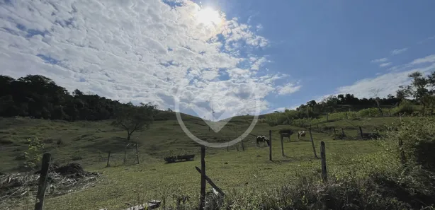 Fazenda / Sítio / Chácara com 8 Quartos à venda, 800m² no Papucaia, Cachoeiras de Macacu
