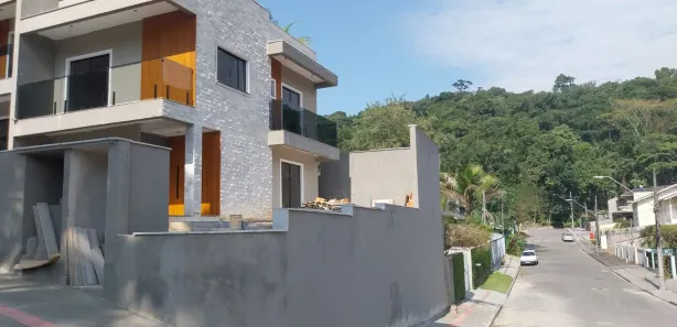 Sobrado com 2 Quartos à venda, 74m² no Glória, Joinville