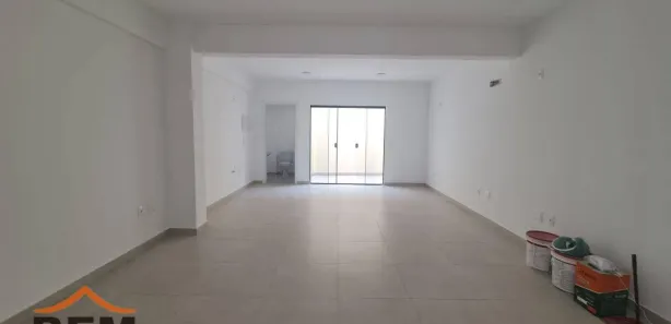 Conjunto Comercial / Sala para alugar, 39m² no Monte Alegre, Camboriú
