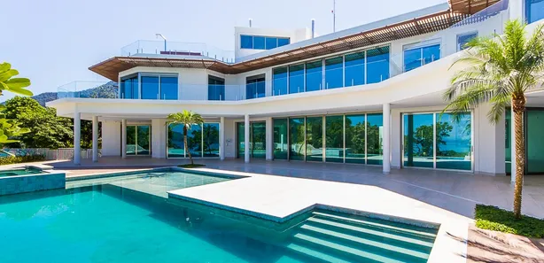 Casa de Condomínio com 10 Quartos para venda ou aluguel, 2560m² no Enseada, Ubatuba