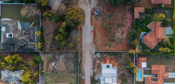 Terreno / Lote / Condomínio à venda, 2500m² no Park Way, Brasília