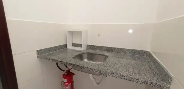 Loja / Salão / Ponto Comercial para alugar, 34m² no Bacacheri, Curitiba