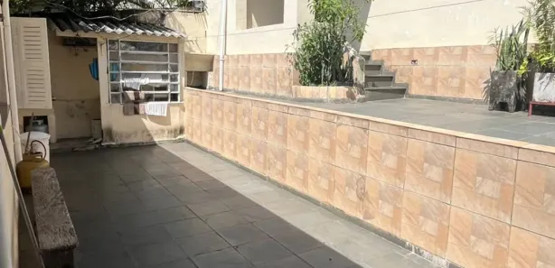Casa Comercial com 2 Quartos para alugar, 220m² no Jardim Maria Rosa, Taboão da Serra