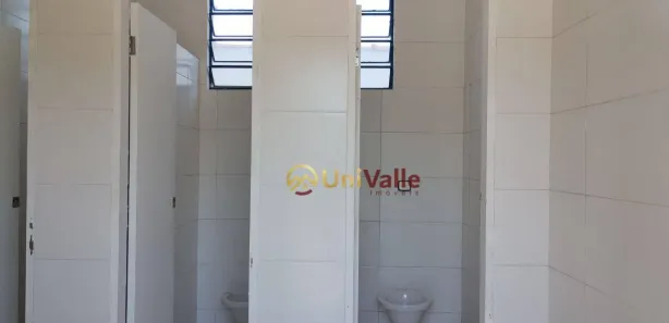 Galpão / Depósito / Armazém para alugar, 2500m² no Centro, Taubaté