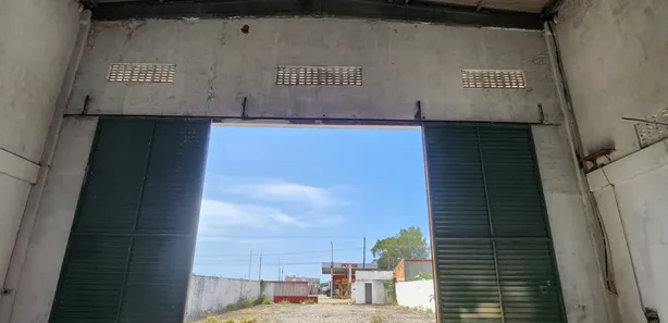 Galpão / Depósito / Armazém à venda, 1000m² no Centro, Barra dos Coqueiros