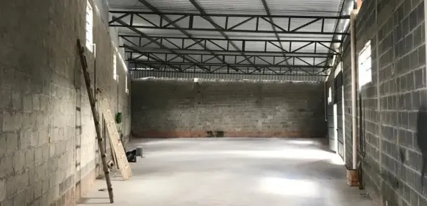 Galpão / Depósito / Armazém para venda ou aluguel, 300m² no Alterosa, Ribeirão das Neves